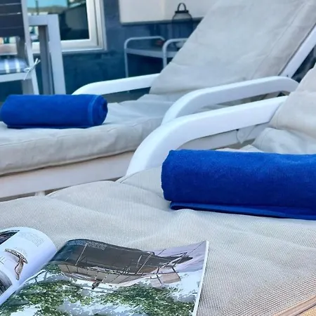 Brisas Duplex - 3-bedroom House, Ac, Pool & Bbq