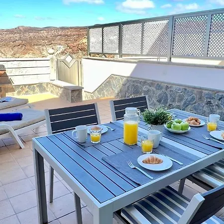 Brisas Duplex - 3-bedroom House, Ac, Pool & Bbq Сasa de vacaciones Mogán